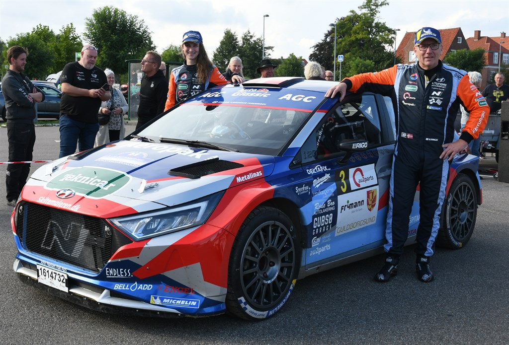 Ib Kragh og Ditte Kammersgaard fulgte i deres Hyundai i20N de to førende kombattanter til dørs og sikrede sig en generel tredjeplads i det afbrudte Sydhavsrally.
(Foto: Morten Dam, specialpress@gmail.com)